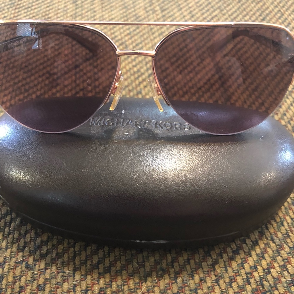 Micheal Kors Gold Frame sunglasses with case - Picture 2 of 8